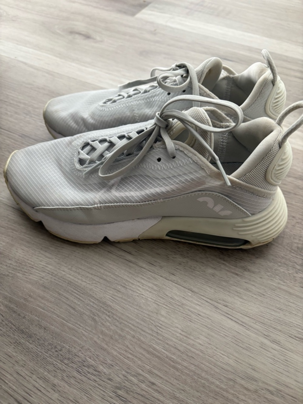 Nike Women's Athletic Shoes in Light Gray and Off-White